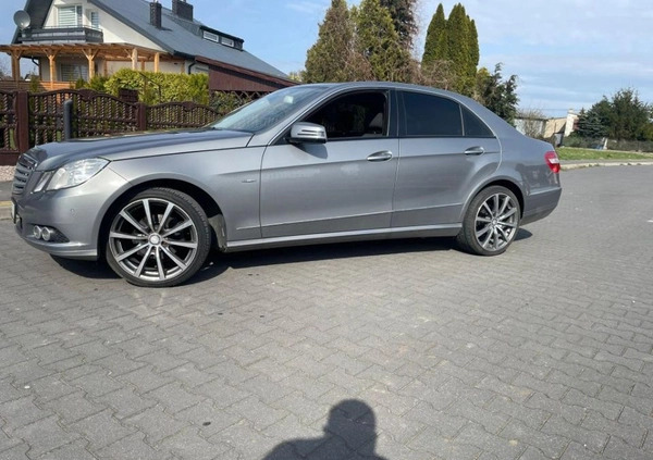 Mercedes-Benz Klasa E cena 42900 przebieg: 246100, rok produkcji 2010 z Białystok małe 121